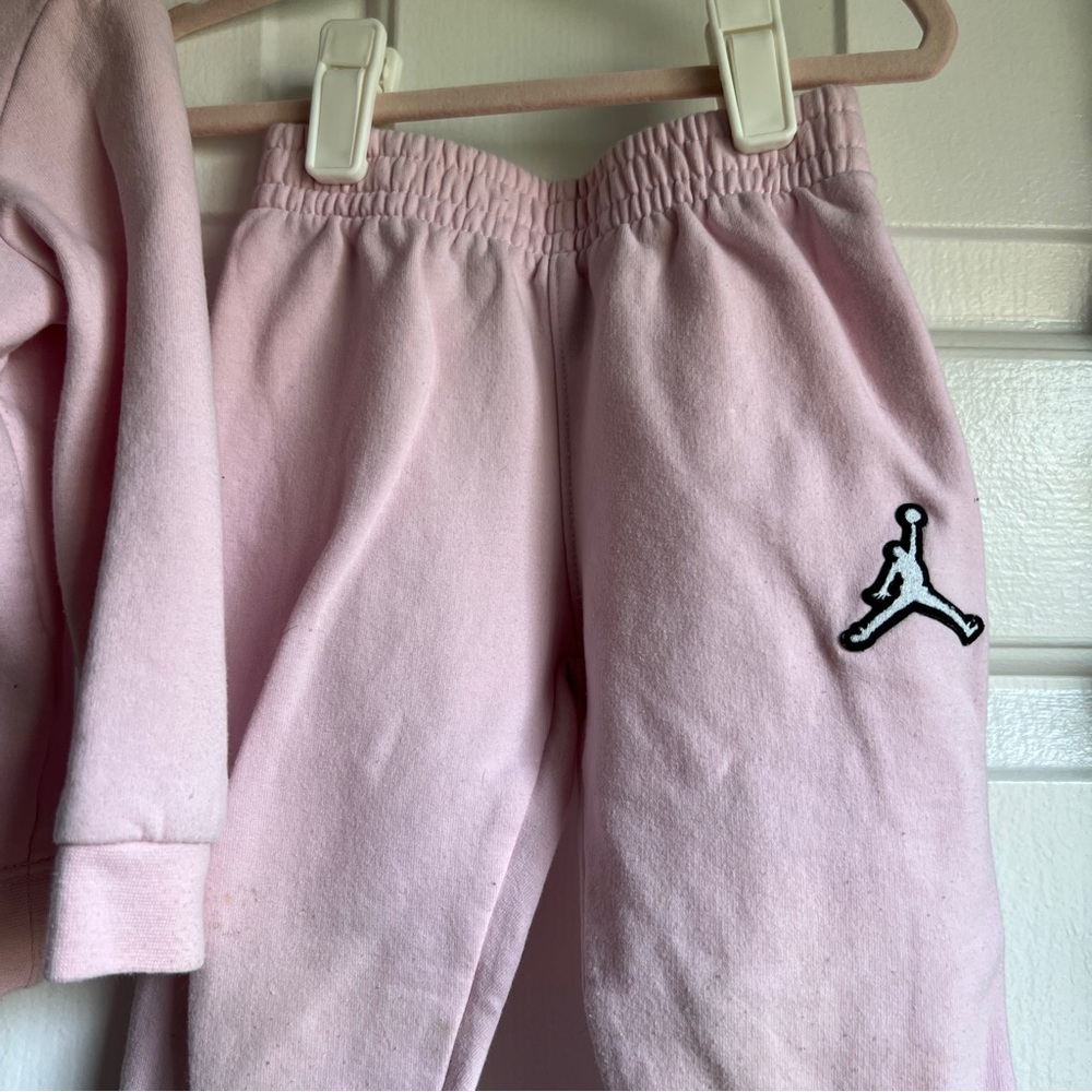 Nike Jordan Pink Girls Hoodie & Jogger Set - Picture 3 of 7